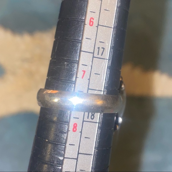 Yellow Citrine faceted cut stone set in a 925 ss ring setting - Picture 9 of 9